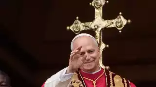 Papa León XIV pide a Rusia y Ucrania negociar de forma directa y llama a la paz en Gaza en su primera Navidad