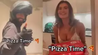 El momento en el que el repartidor se va. Foto: Especial