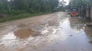 Residentes de Lázaro Cárdenas, Quintana Roo, exigen mejoras en las carreteras