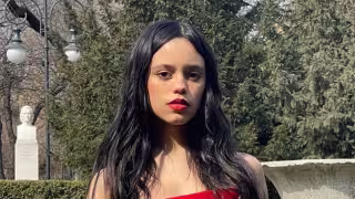 Jenna Ortega causa preocupación por su impactante cambio físico