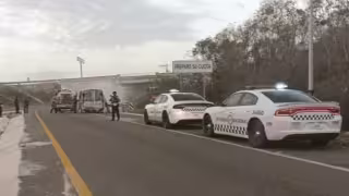 Arde ambulancia en el tramo Xocempich–Pisté; descartan acto delictivo