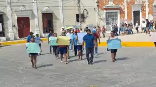Protesta en Tenabo: trabajadores exigen pago de quincena y acusan incumplimiento de la alcaldesa