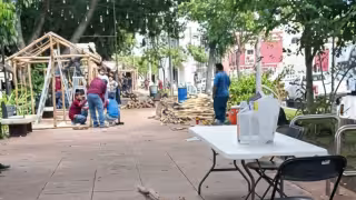 Comienza la instalación de altares para la muestra de Hanal Pixán en la Plaza Grande de Mérida