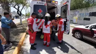 Automovilista se pasa el alto y provoca accidente en Ciudad del Carmen