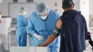 El presidente Andrés Manuel López Obrador aseguró que no hay saturación de hoispitales por aumento d casos de COVID-19