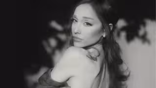 Ariana Grande vuelve a los escenarios pero su aspecto físico genera preocupación