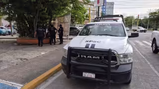 Detienen a hombre por consumir alcohol y presuntas sustancias ilícitas en la colonia Holkán