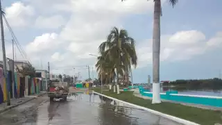 Las causas del incremento del nivel del más son el ciclón tropical ubicado en Occidente e ingreso de humedad