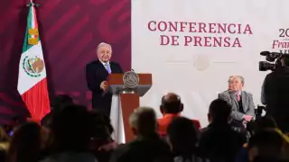 Andrés Manuel López Obrador encabeza este martes 5 de diciembre, la conferencia mañanera desde Palacio Nacional