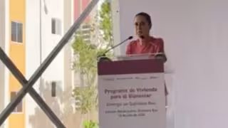 Claudia Sheinbaum destaca avance del programa Vivienda para el Bienestar durante entrega de casas en Cancún