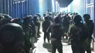 Dos policías y un reo muertos así como tres agentes y tres reclusos heridos fue el saldo del motín en el penal de La Pila, en San Luis Potosí