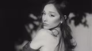 Ariana Grande se despide entre lágrimas antes de su retiro temporal: “Siempre atesoraré esta experiencia”