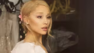 Ariana Grande señala que su descanso tras la gira no fue por las críticas