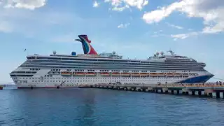 El crucero Carnival Valor llega con más de 2 mil pasajeros y mil tripulantes
