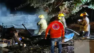 Incendio en lancha del malecón moviliza a bomberos en Campeche