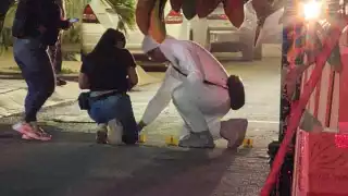 Según testigos, fueron dos hombres  vestidos con chamarras negras