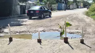 Vecinos de Champotón advierten cierre de calle Hernán Cortés por abandono oficial