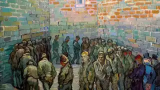 A través de los vidrios empañados de la patrulla observaba al enjambre de curiosos que se agolpaba sobre la acera