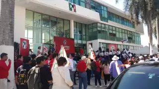 El PRI y PRD conforman la alianza “Fuerza y Corazón por Campeche”