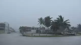 Las fuertes lluvias arruinaron el domingo a los bañista en Progreso