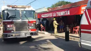 El incidente se registró la mañana de ayer martes, cuando vecinos de la calle Ciricote reportaron al número de emergencias que se percibía un fuerte olor.