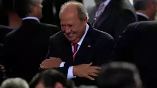 Carlos Romero Deschamps, tuvo una trayectoria política envuelta en escándalos, el Pemexgate fue uno de los más importantes que debió enfrentar