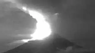 La actividad de Don Goyo, durante la madrugada de este sábado. Foto: Especial