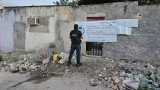 Detienen a cinco personas con armas de fuego y drogas en cateos en Cancún y Playa del Carmen