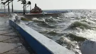 Al menos 2 mil bañistas fueron retirados de la playa