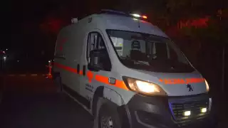 El hombre se impactó contra una camioneta estacionada y fue donde perdió el dedo