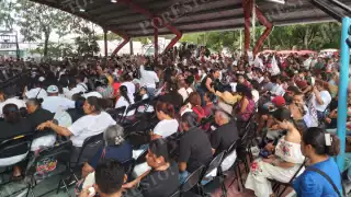 Después de la ceremonia maya, los senadores y diputados que acompañaron a Ebrard tomaron la palabra para presentar al precandidato que visita por primera vez Cancún