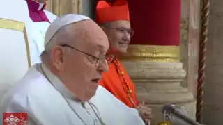 "Abrazo a ambas, en particular a las comunidades cristianas de Gaza", expuso