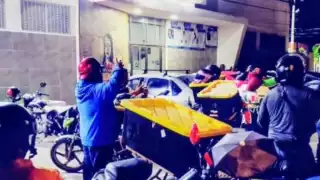 Motorepartidores se manifiestan afuera de la Fiscalía de Chetumal para exigir justicia por su compañero atropellado