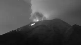 En las últimas 24 horas el coloso ha registrado 74 explosiones, 457 minutos de tremor y 2 explosiones menores. Foto: Especial