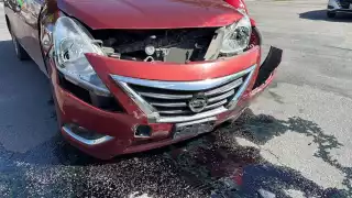 Provoca un presunto turista accidente automovilístico en la colonia Centro