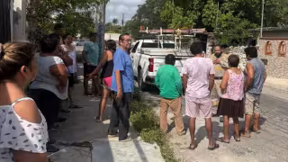Vecinos del Sur de Mérida retienen a empleado de la CFE tras sufrir apagones