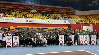 Alrededor se declaran listos para entrar en acción en la competencia