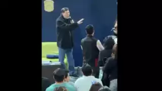 Gerardo Fernández Noroña es confrontado por estudiantes en la Universidad de Guanajuato: gritos, tensión y reclamos