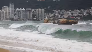 Huracán Polo: Marina cierra puertos del Pacífico y activa Plan Marina por riesgo de oleaje