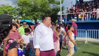 Orlando Muñoz, después de varios años de representar al PRI, ahora se pinta de guinda, pues aspira a Regidor en la planilla de Estefanía Mercado