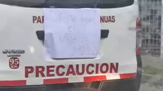 La situación ha causado un momento divertido entre los demás automovilistas y transeúntes