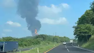 Explosión de ducto de etanol deja varios socorristas con quemaduras en Veracruz