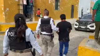 Movilización policiaca en el Centro Histórico de Campeche por presunta riña; un joven termina detenido