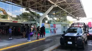 Se informó que los 17 adultos y tres menores se encontraban en una casa, pero fueron desalojados