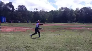 Las mujeres tuvieron que rehabilitar el campo ante la falta de atención de las autoridades
