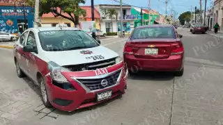 Lunes caótico en Ciudad del Carmen: dos choques con taxis colapsan vialidades en el Centro y San Carlos