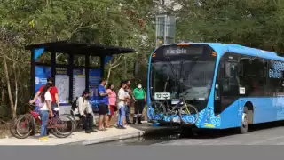 Liborio Vidal invita a los estudiantes a su sacar su credencial de Va y Ven para obtener los descuentos