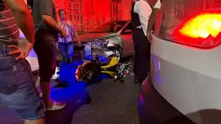 Paramédicos de la Cruz Roja atendieron al lesionado