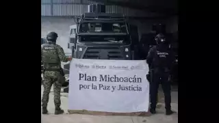 Golpe al crimen organizado en Michoacán: aseguran bodega con “camiones monstruo” y metanfetamina en Coahuayana