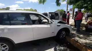 La camioneta de lujo excedió los límites de velocidad